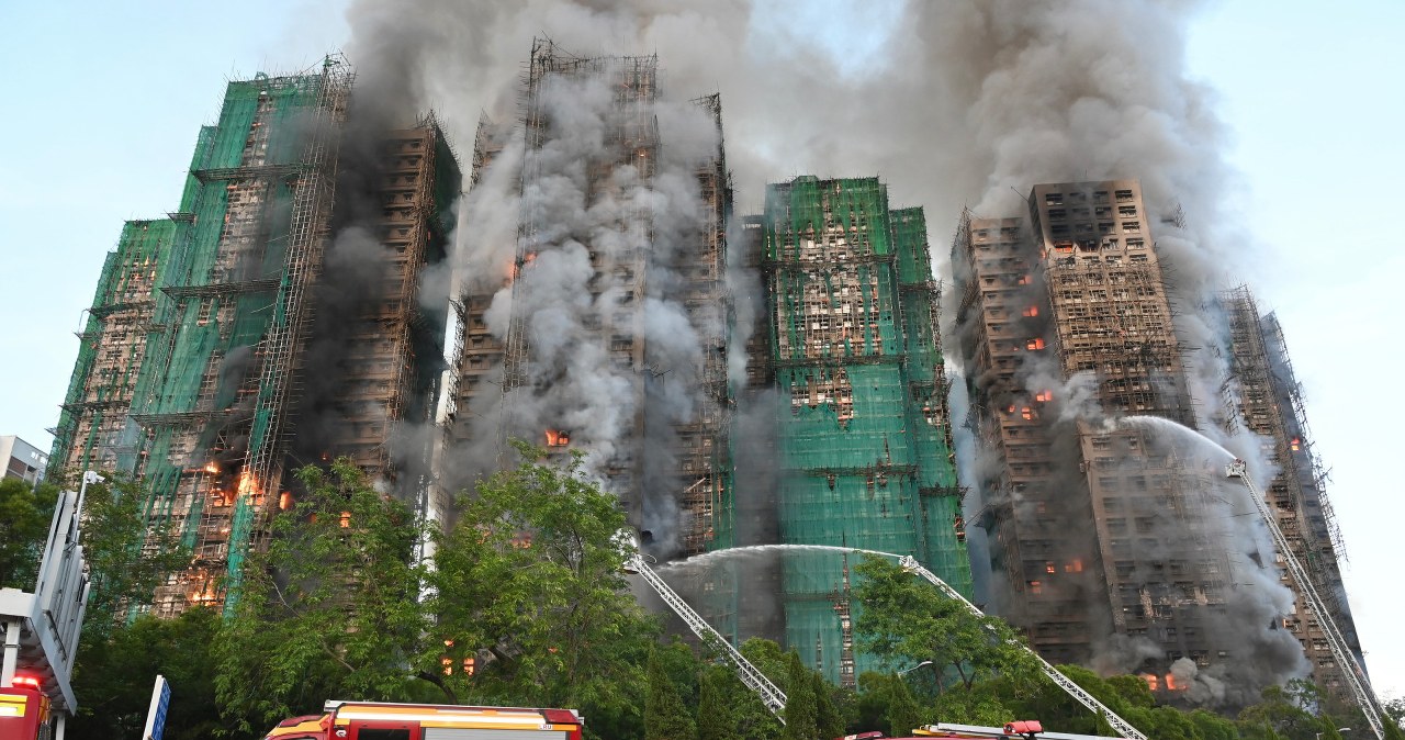 Płoną wieżowce w Hongkongu. Największa taka katastrofa od lat