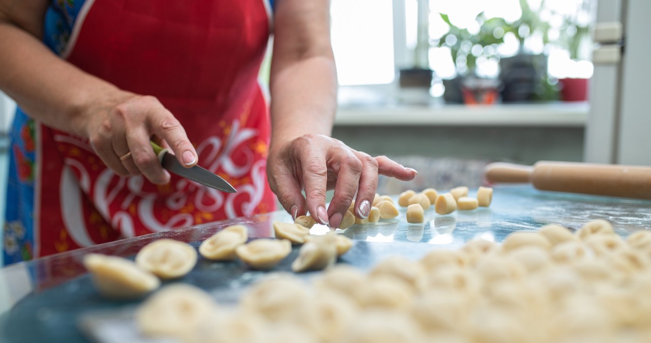 Uszka na wigilię robię wcześniej. Dzięki temu nie sklejają się w zamrażarce