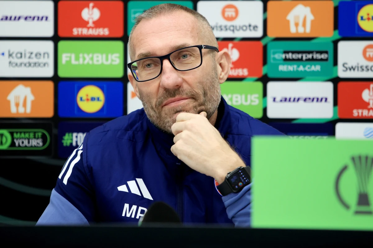 "Legia chce mnie jako trenera, ja chcę być jej szkoleniowcem" - przyznał Marek Papszun podczas konferencji prasowej przed meczem Rakowa Częstochowa z Rapidem Wiedeń w ramach 4. kolejki Ligi Konferencji. W ten sposób szkoleniowiec odniósł się do spekulacji o ewentualnym odejściu do ekipy ze stolicy.