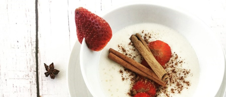 Chcesz, aby śniadanie dostarczyło Ci energii na cały dzień? Lubisz jeść smacznie i zdrowo, spędzając w kuchni jak najmniej czasu? Sprawdź przepisy na pyszne i pełnowartościowe dania. 