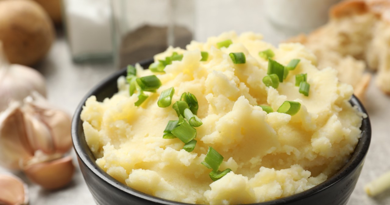 Purée będzie aksamitne i puszyste. Zastąp mleko i masło jednym składnikiem