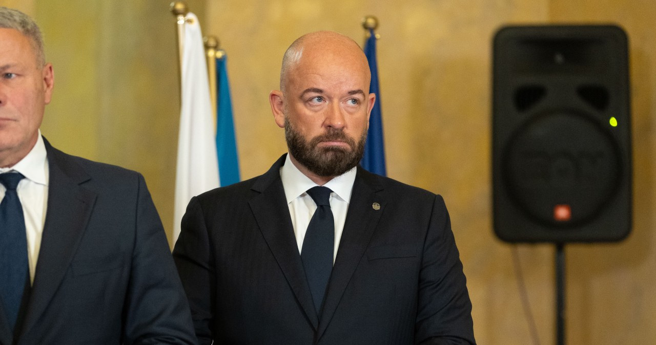 wiadomości,aktualności,Interia Afera z Collegium Humanum. Sutryk jednym z oskarżonych, przestrzega przed 