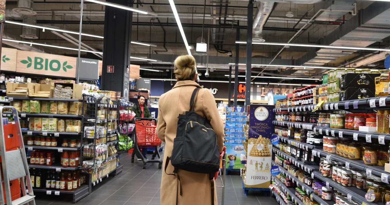 Rząd chce przejąć dużą sieć w Polsce. Chodzi o 750 sklepów