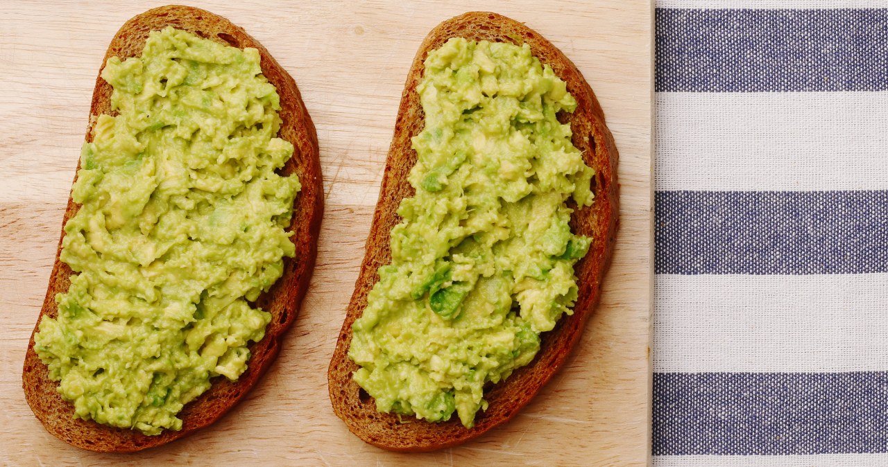Awokado to zdrowa alternatywa dla masła. Idealny na diecie Awokado to zdrowa alternatywa dla masła. Idealny na diecie