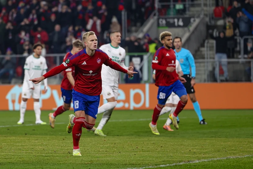 Tak piłkarze Rakowa "odpowiedzieli" Papszunowi. Koncert w ważnym meczu LK