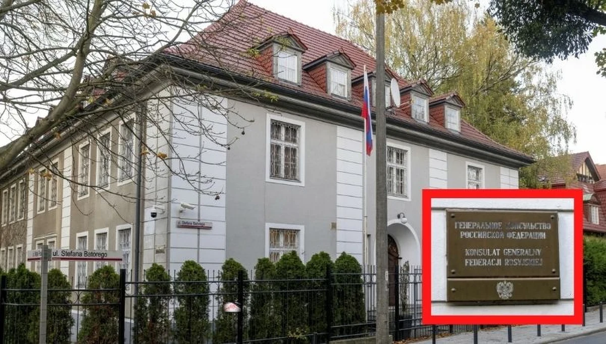 Rosyjski konsulat w Gdańsku ma zostać zamknięty do 23 grudnia. Decyzja ta otwiera nowy rozdział w wieloletnim sporze dotyczącym opłat za użytkowanie willi przy ul. Batorego. Miasto od lat stara się wyegzekwować od Federacji Rosyjskiej wielomilionowy dług, jednak sprawa jest skomplikowana i sięga początków lat 50. XX wieku. "Od ponad 70 lat funkcjonowali tam Rosjanie. Nikt z nas w środku nigdy nie był" - mówi RMF FM Daniel Stenzel, rzecznik prezydent Gdańska pytany o przyszłość willi.