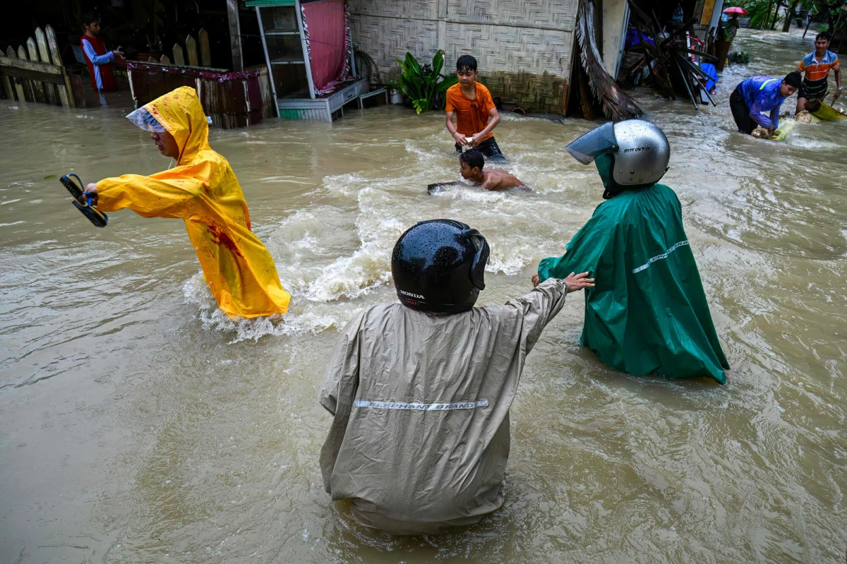 Do 174 wzrosła liczba ofiar śmiertelnych powodzi i osuwisk ziemi, które nawiedziły w tym tygodniu indonezyjską wyspę Sumatra - poinformowały w piątek lokalne służby ratunkowe. Władze ostrzegają, że liczba ofiar może jeszcze ulec zmianie, gdyż ekipy ratunkowe wciąż docierają do najbardziej odizolowanych rejonów.