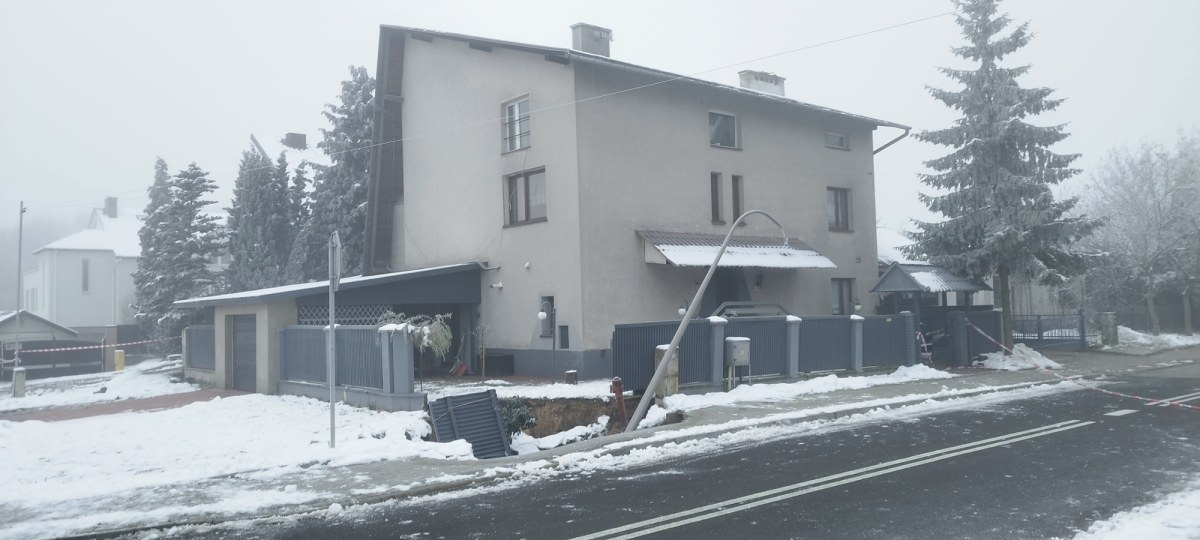 Ogromne zapadlisko w Olkuszu tuż obok domu, ewakuowano mieszkańców