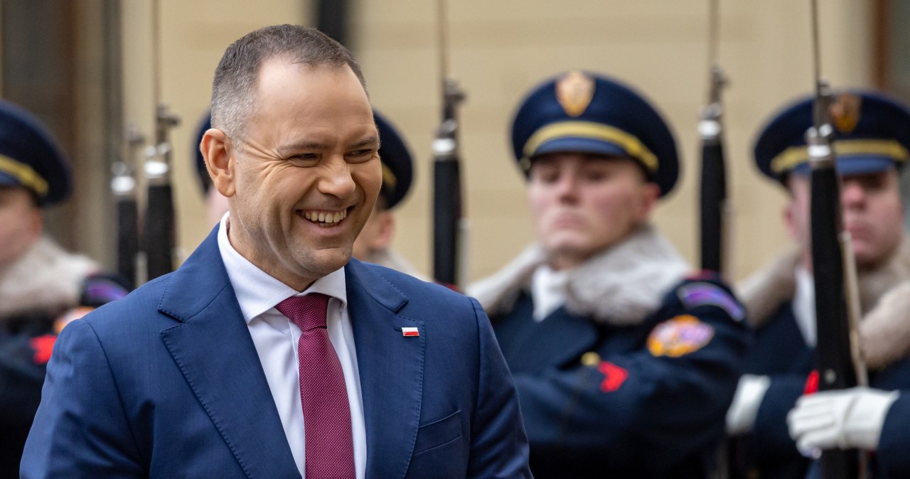 wiadomości,aktualności,Interia PiS stoi w miejscu, a Nawrocki pnie się w górę. Wymowne słowa Leszka Millera [OPINIA]