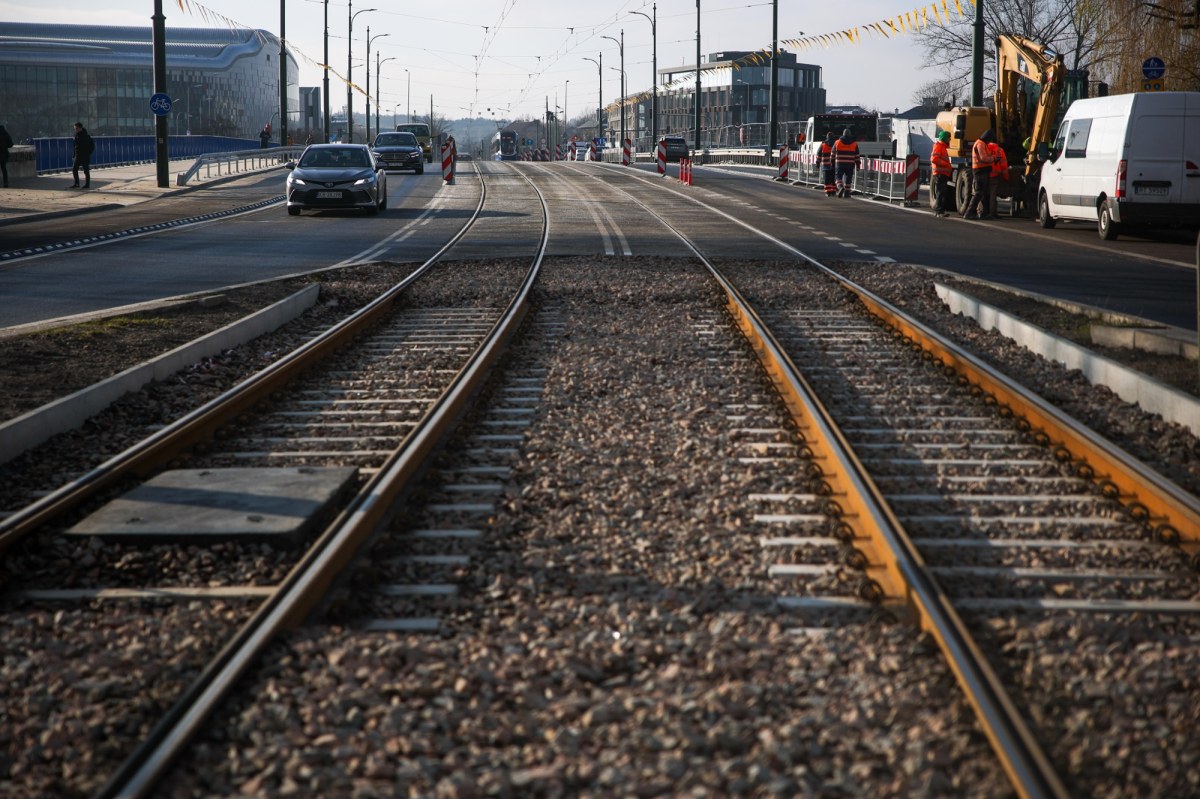 Samochody wróciły na most Grunwaldzki w Krakowie