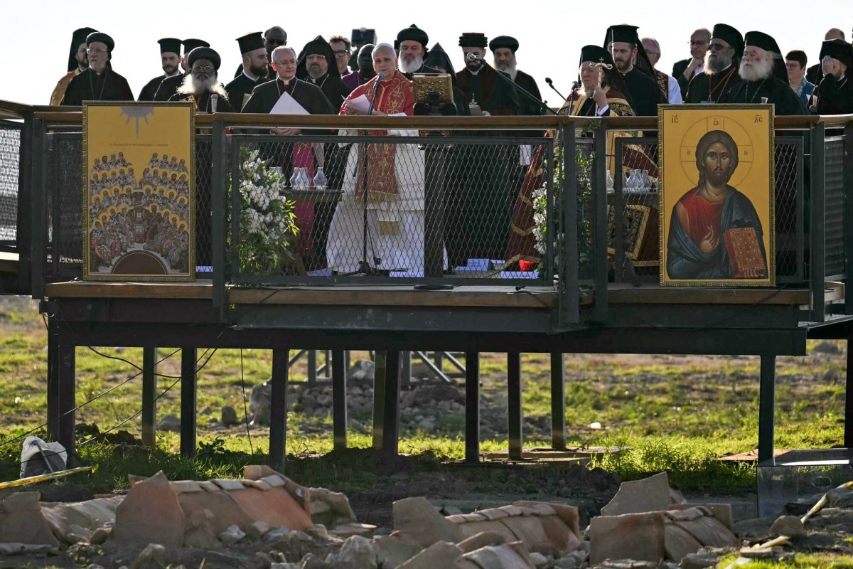 ​Papież w Turcji. Religia nie może usprawiedliwiać wojny i przemocy