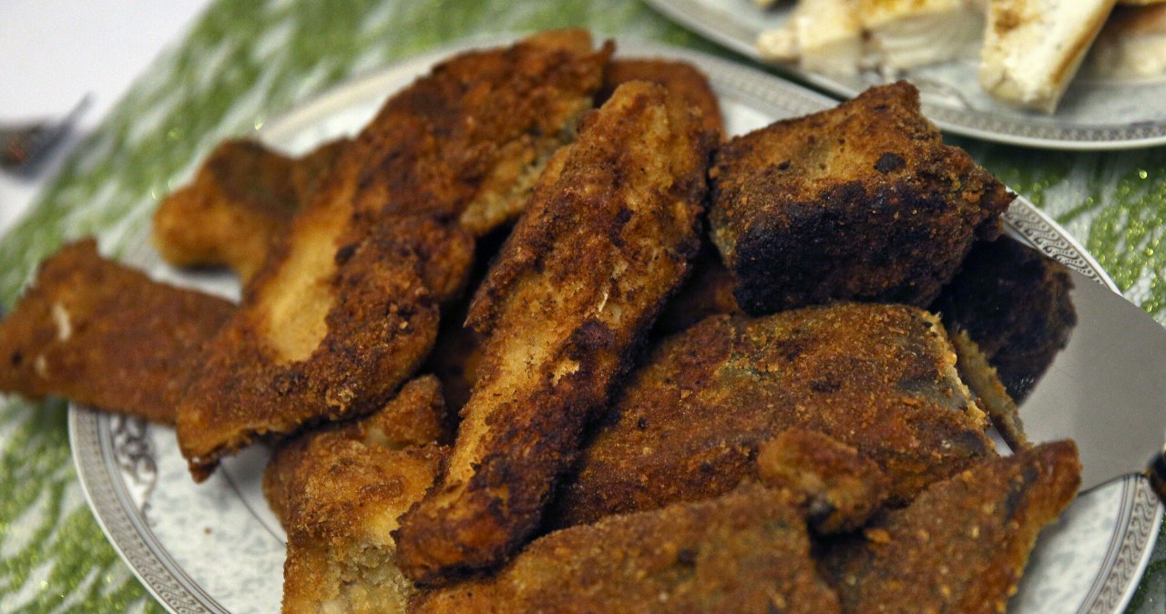 Kupiłam już rybę na święta. Lepiej zamrozić usmażoną czy surową?