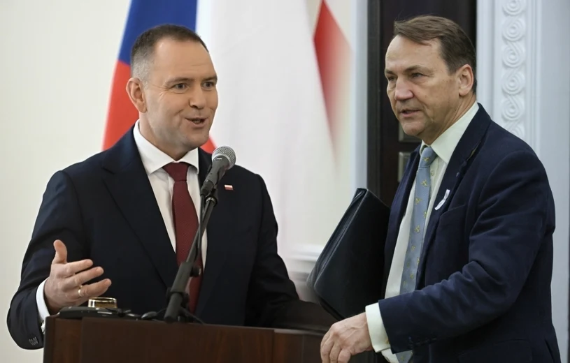 Ludzie prezydenta tłumaczą, Sikorski oburzony. "Krzywdzenie ludzi"
