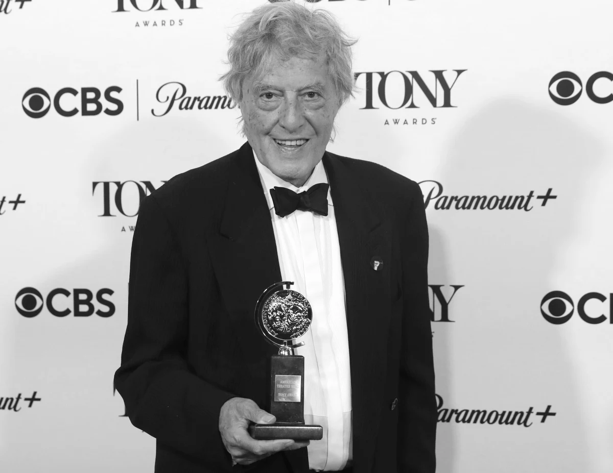 W wieku 88 lat zmarł Tom Stoppard - brytyjski dramaturg i scenarzysta czeskiego pochodzenia. Miał na swoim koncie Oscara za scenariusz do filmu "Zakochany Szekspir". 