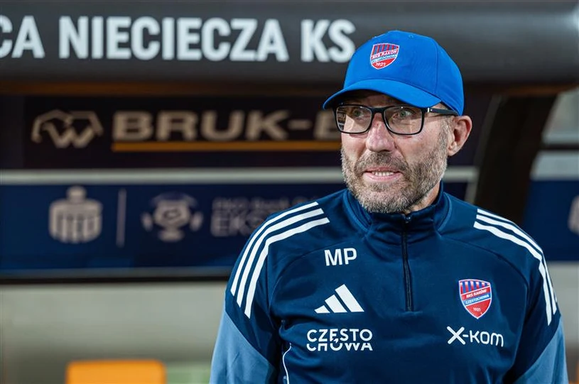 Papszun zaatakowany podczas meczu. Nie darowali mu, trener wyprowadził cios