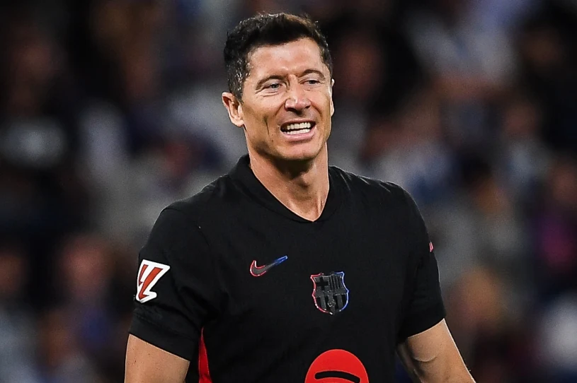 Nagłe wieści o transferze, Lewandowski nie mógł się spodziewać. "Barca" wybrała