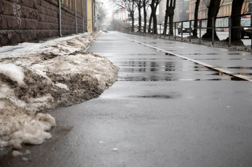 Sanie Mikołaja ugrzęzną w błocie? Po śniegu nie będzie już śladu