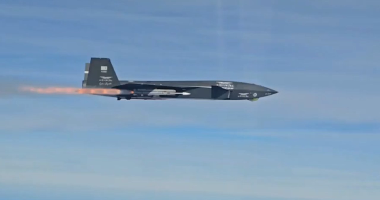 Turcja pochwaliła się potężnym dronem, który może zastąpić myśliwce. Już lata i niszczy