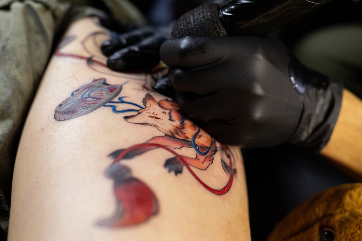 Tatuaże mogą zwiększać ryzyko czerniaka. Szwedzcy naukowcy ostrzegają