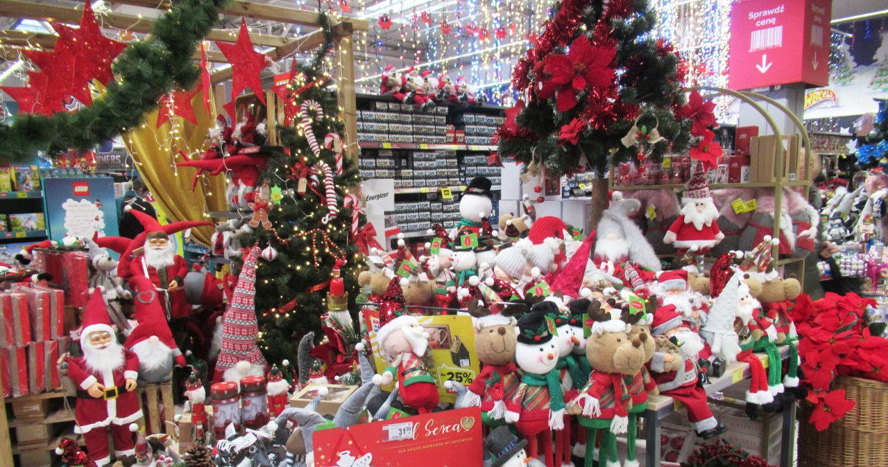 40 zł za wstęp do sklepu w Warszawie. Chętnych nie brakuje