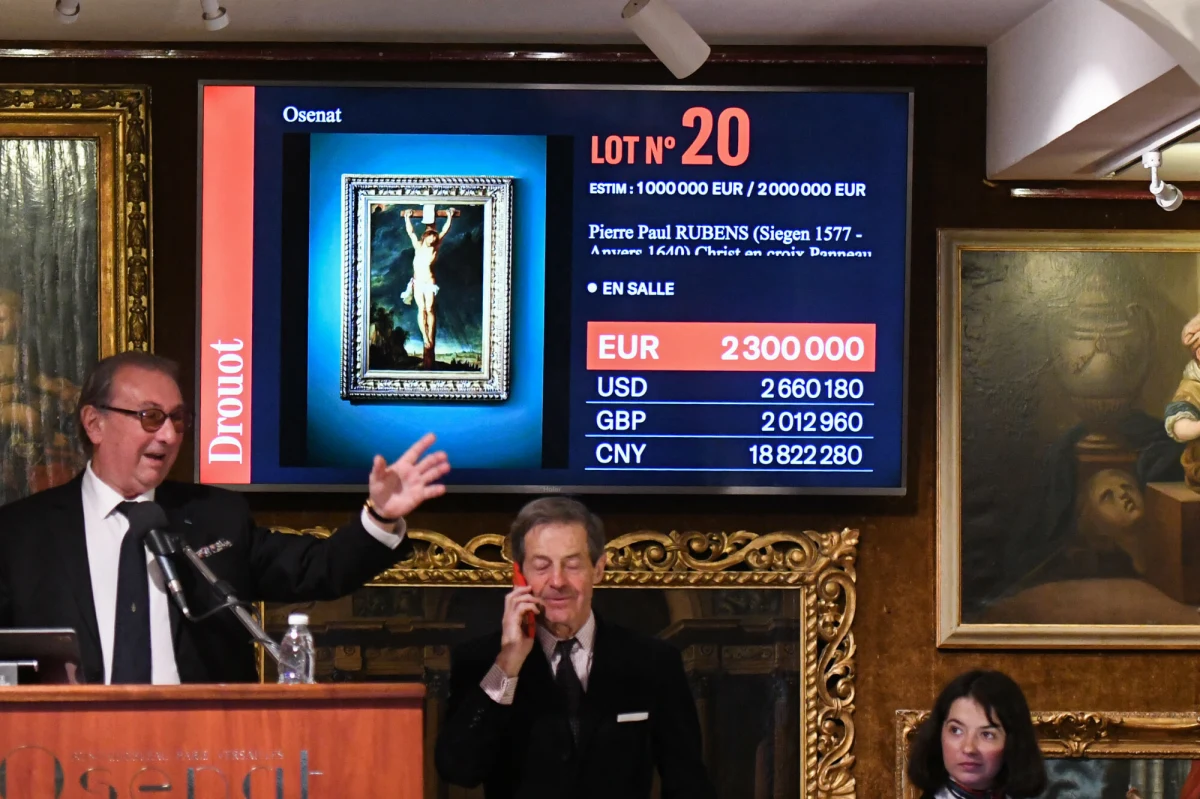 Arcydzieło odnalezione po ponad 400 latach! Obraz Petera Paula Rubensa, ukazujący ukrzyżowanego Chrystusa, został sprzedany na aukcji w Wersalu za niemal 3 miliony dolarów. Historia tego dzieła to gotowy scenariusz na film – od niepozornego odkrycia w prywatnej rezydencji, przez żmudne badania autentyczności, aż po spektakularną licytację, która przyciągnęła uwagę całego świata sztuki.