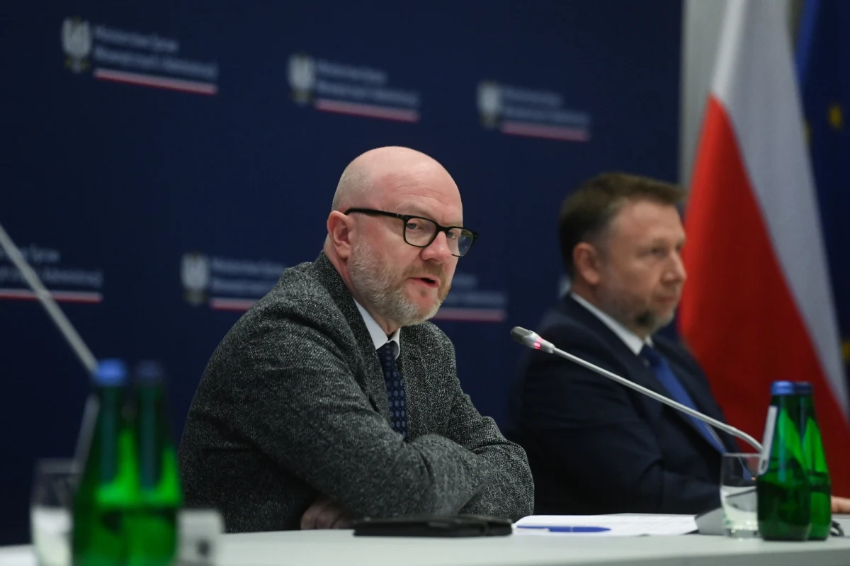 ​Potwierdzają się informacje RMF FM. Wiceszef resortu spraw wewnętrznych i administracji Maciej Duszczyk podjął decyzje o odejściu z rządu,o czym napisała w mediach społecznościowych Polska 2050 - partia, z którą polityk jest związany. 