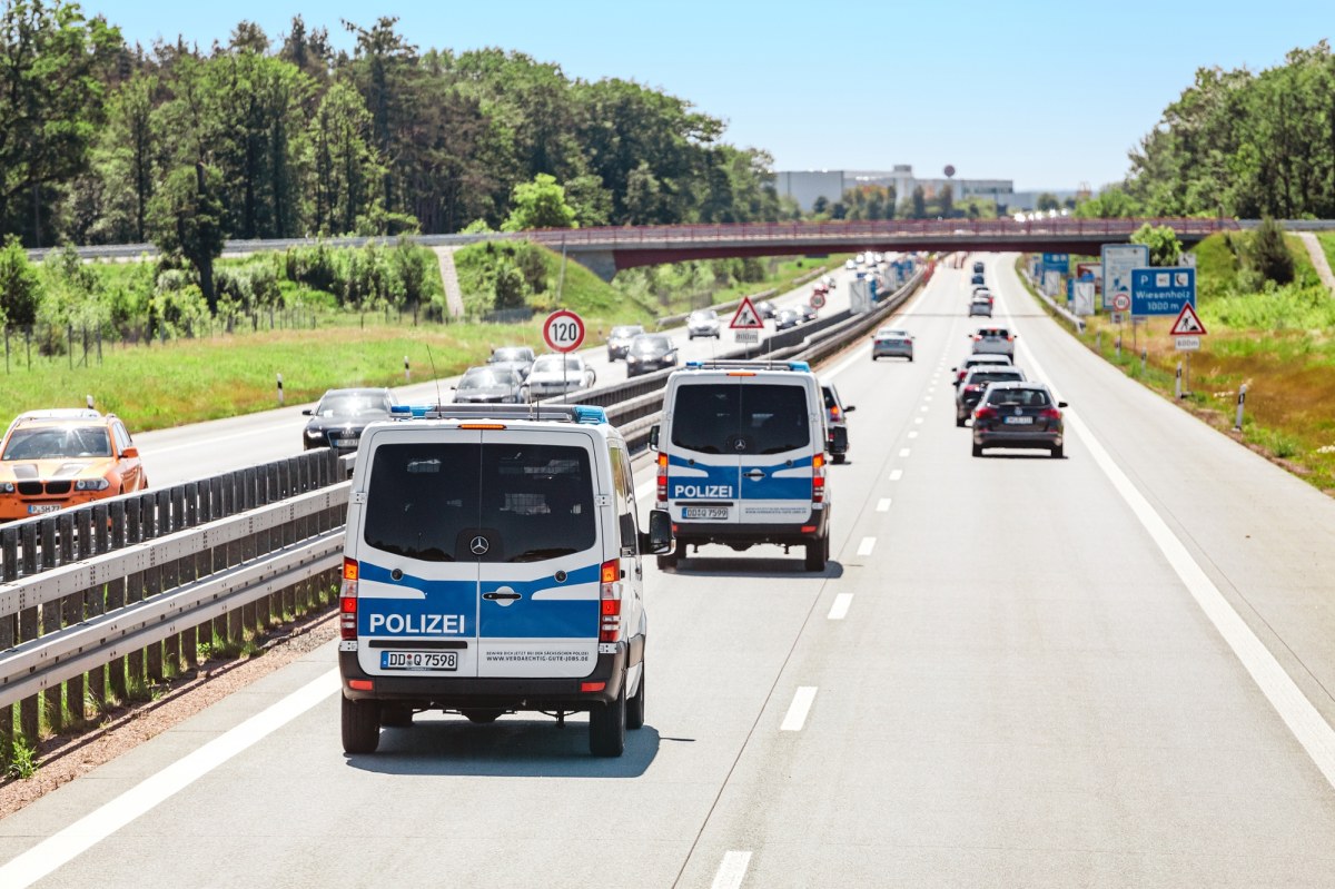 Makabryczne odkrycie przy autostradzie A45. Policja szuka odpowiedzi