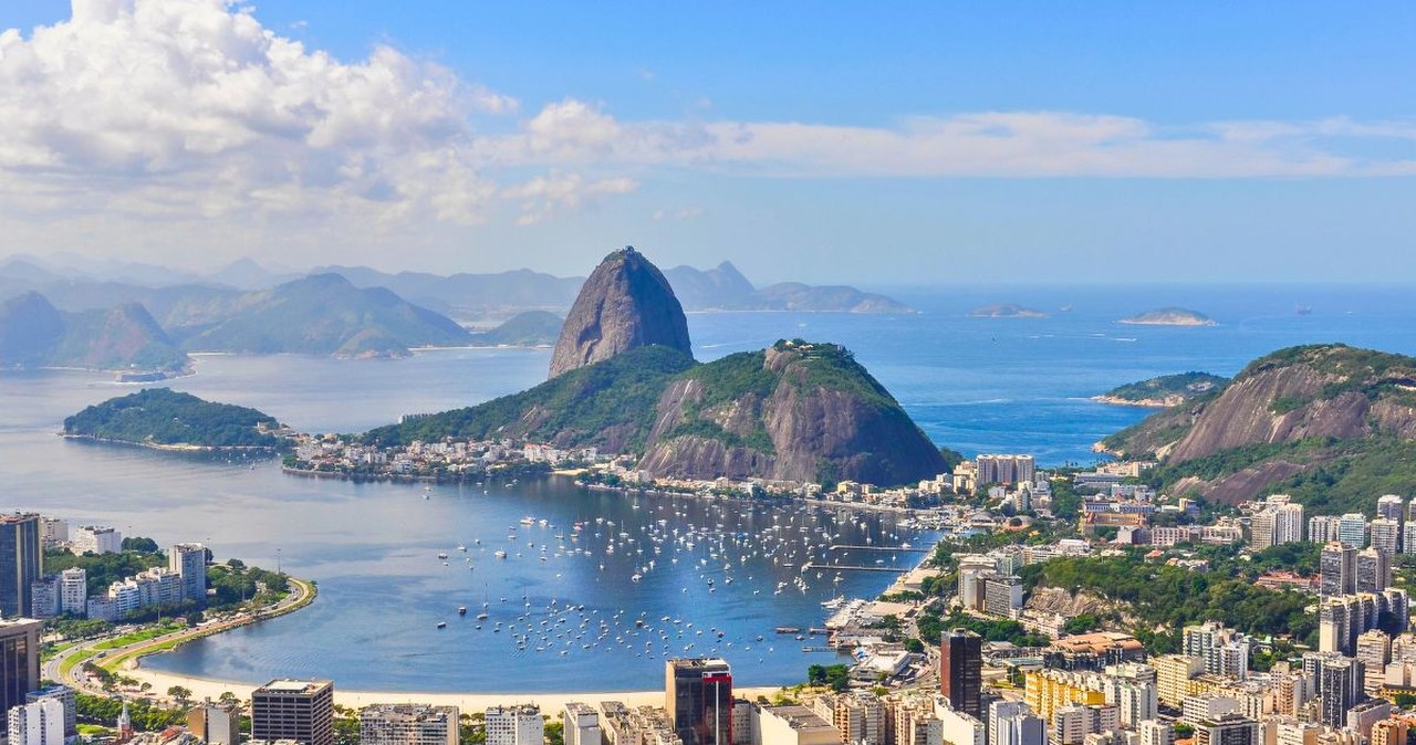 Zachwyca dzikością przyrody i wieżowcami. To turystyczny hit na 2026 rok