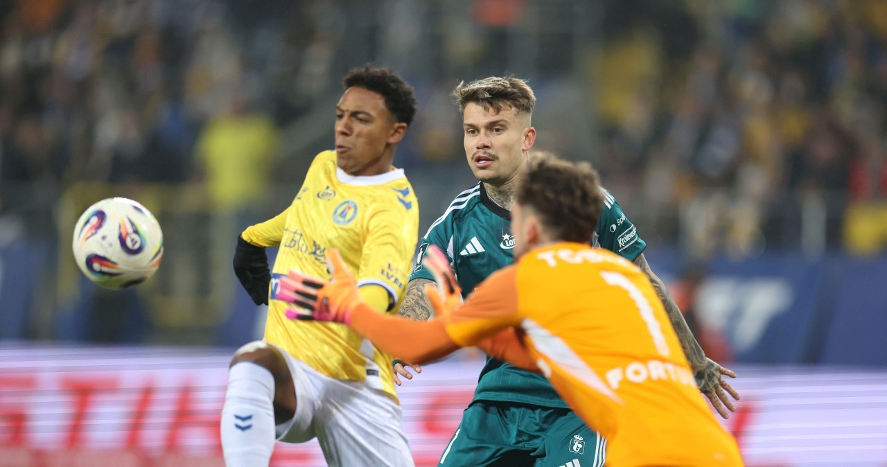 Legia jeszcze raz skarcona. Strefa spadkowa już o krok. Fatalna passa trwa