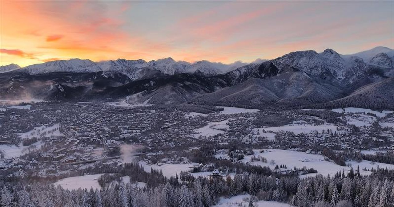 wiadomości,aktualności,Interia Zakopane odkopuje się ze śniegu. W drogę wyruszyły ciężarówki, wywożą masy białego puchu