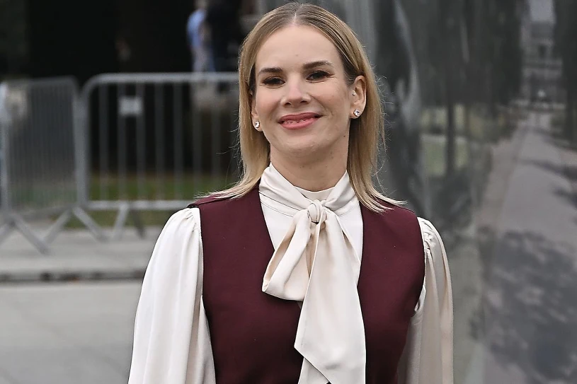 Pojawiła się i skupiła na sobie uwagę. Nawrocka przemówiła do Polaków