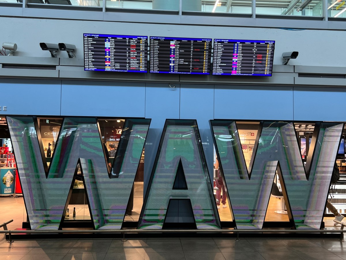 Sparaliżował na wiele godzin ruch na Okęciu. 28-latek w areszcie