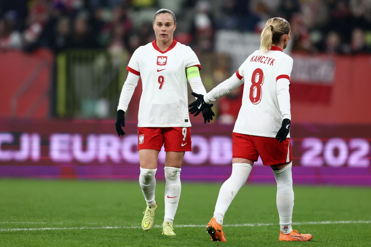 Polska może być gospodarzem piłkarskich mistrzostw Europy kobiet. W środę Komitet Wykonawczy UEFA zdecyduje, gdzie odbędzie się turniej w 2029 roku. Po raz drugi o organizację tej imprezy stara się nasz kraj. Kontrkandydatami są Niemcy oraz wspólnie Dania ze Szwecją. Decyzja ma zostać ogłoszona około godz. 17.30.