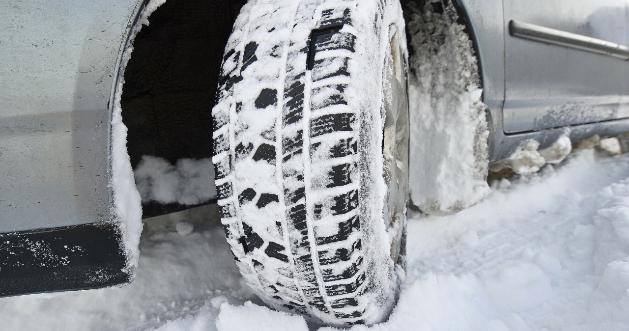 Problem nowoczesnych aut zimą. Jeden błąd i nie ruszysz z miejsca