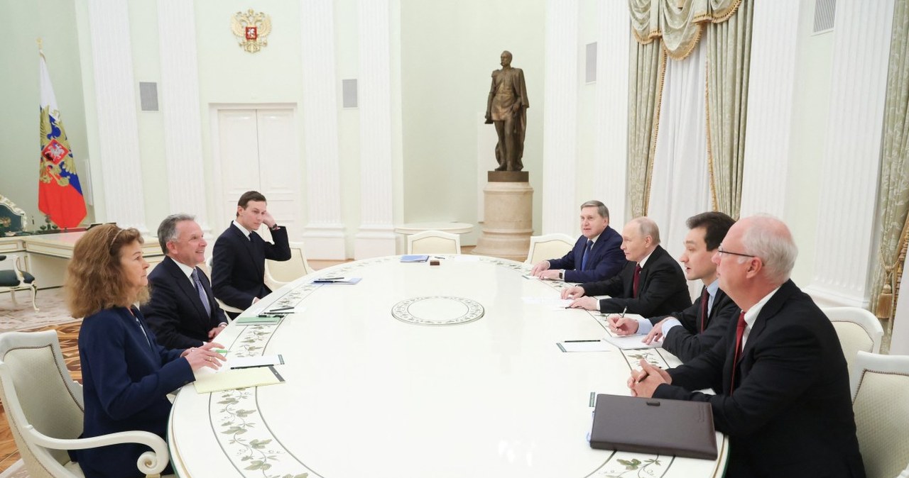 wiadomości,aktualności,Interia Pierwsze zdjęcia z kluczowego spotkania w Moskwie. Do Putina przyjechali wysłannicy Trumpa