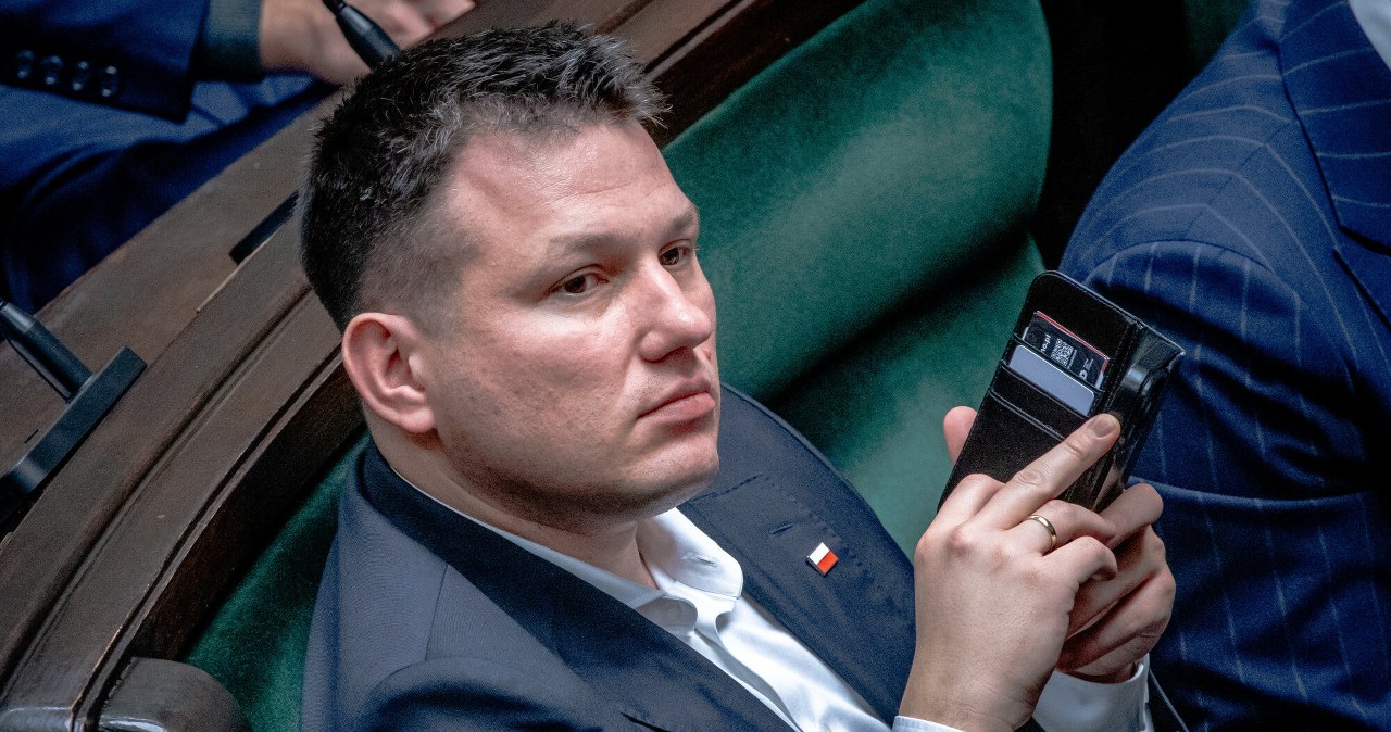 Transfery socjalne rujnują Polskę? Mentzen za ograniczeniem 800 plus