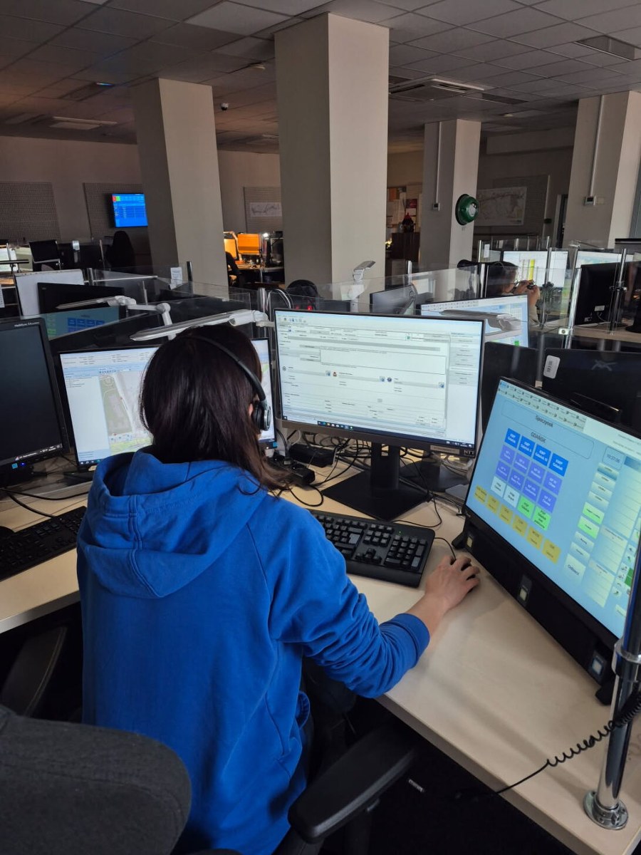 Fałszywe połączenia blokują linie alarmowe. Operatorzy przyznają: "To bardzo utrudnia pracę"