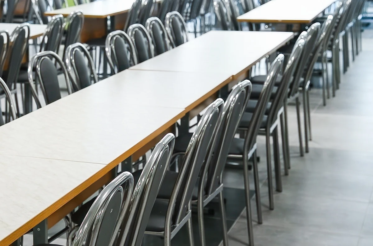 Prokuratura wszczęła śledztwo w sprawie dwóch Ukraińców, którzy w ogólnodostępnej restauracji w Ministerstwie Klimatu i Środowiska interesowali się, czy w lokalu stołuje się szefowa resortu. Jak dowiedział się reporter RMF FM Krzysztof Zasada, postępowanie dotyczące szpiegostwa, powierzone Agencji Bezpieczeństwa Wewnętrznego, trwało zaledwie trzy dni.