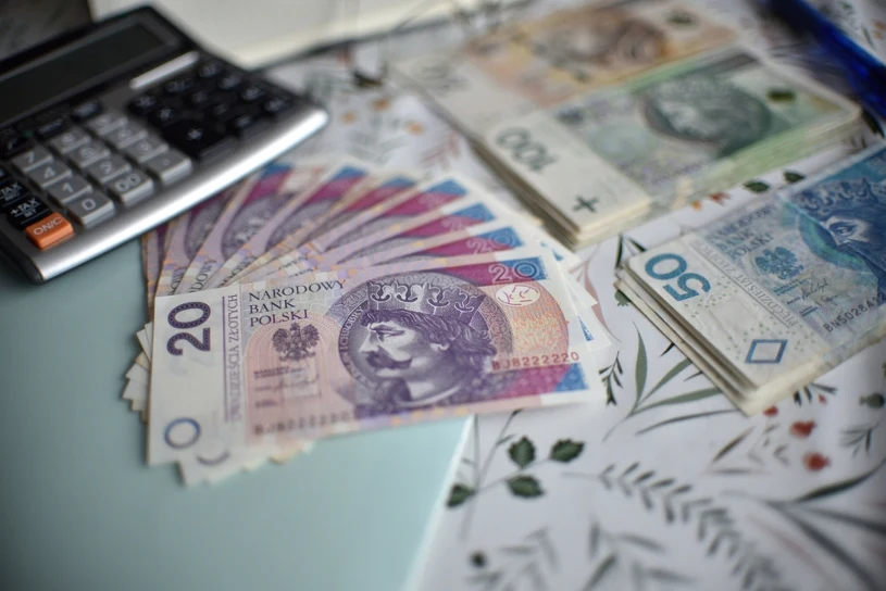 Darowizna a urząd skarbowy. Kiedy fiskus wciąż może upomnieć się o podatek?