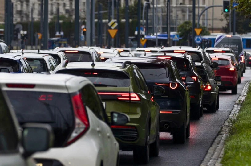 Miał dość stania w korkach. Teraz jego strona pomaga kierowców