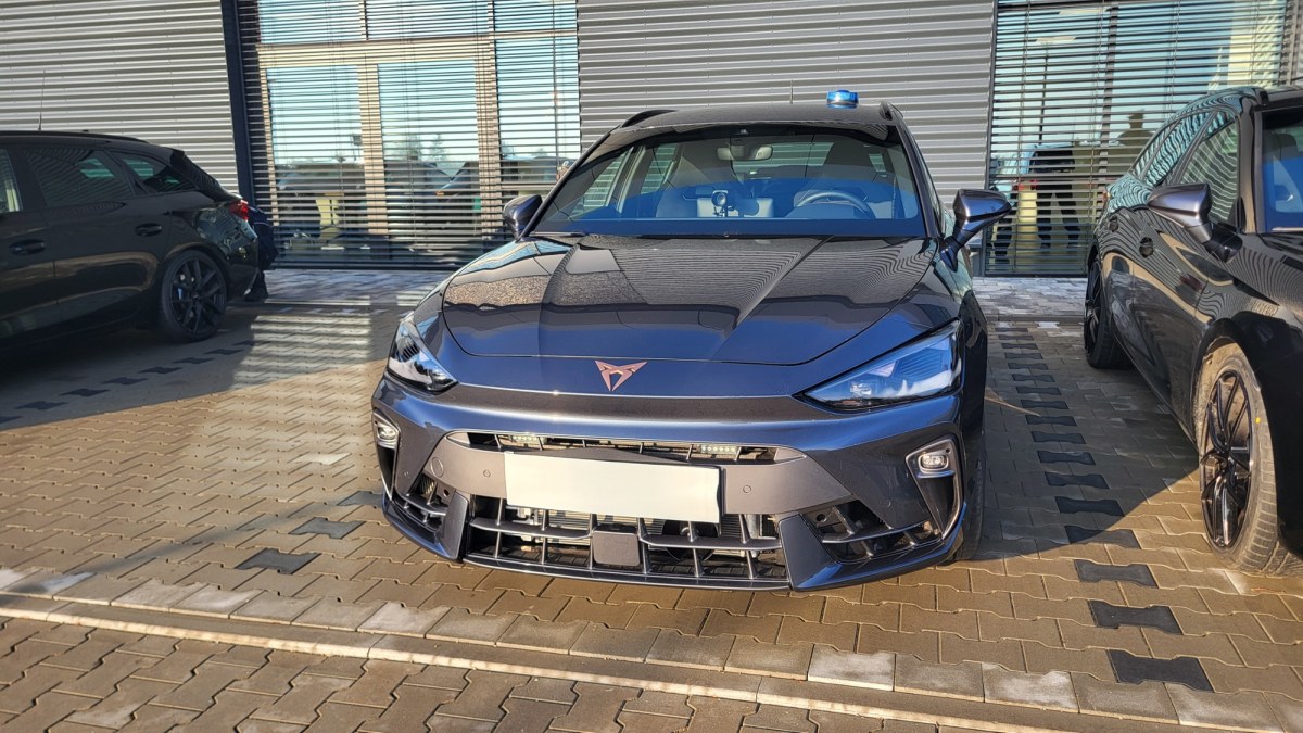 Nowe nieoznakowane radiowozy w Wielkopolsce. Takie maszyny będą ścigać przestępców