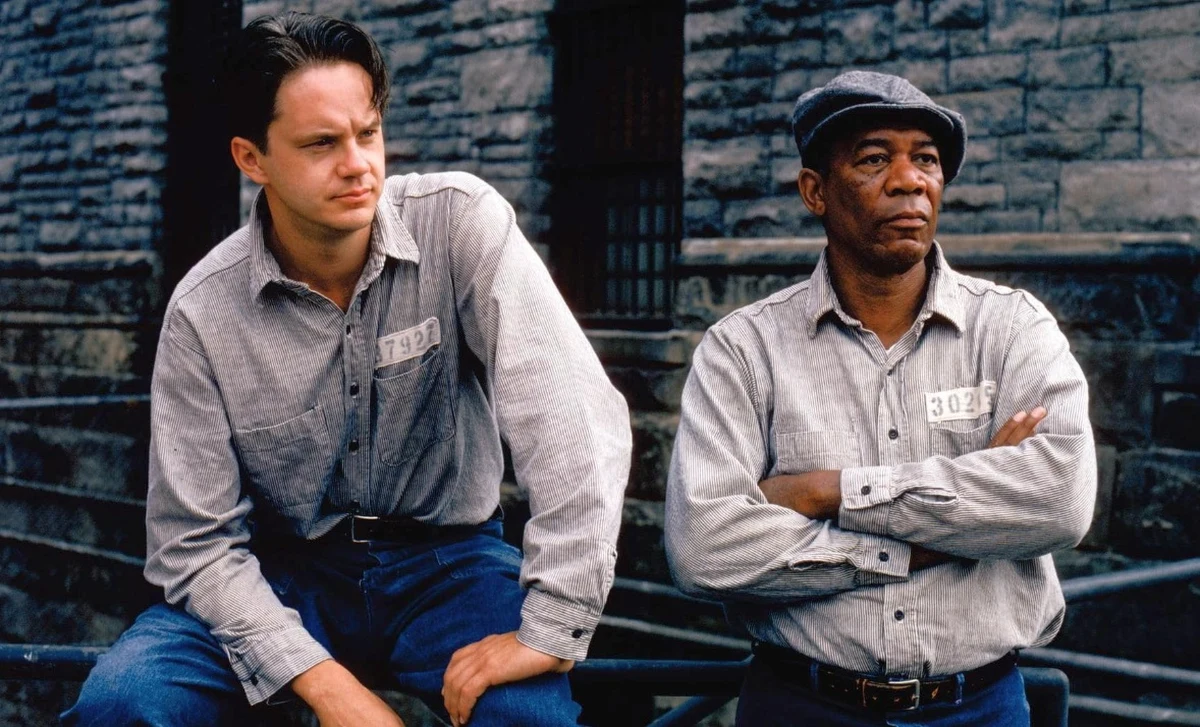 Jeden z najwyżej ocenianych filmów w historii kina jest w katalogu Netflix. "Skazani na Shawshank", uznawany za arcydzieło i inspirację dla milionów widzów, ponownie jest dostępny dla polskich subskrybentów platformy. To wyjątkowa okazja, by przypomnieć sobie tę poruszającą opowieść lub odkryć ją po raz pierwszy.
