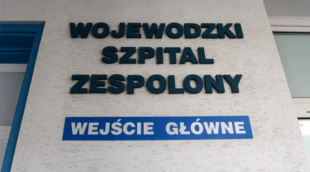 Wojewódzki Szpital Zespolony w Kielcach znalazł się w centrum poważnego kryzysu. Od 1 grudnia placówka wstrzymała wszystkie planowe przyjęcia, a decyzja ta ma obowiązywać do końca 2025 roku. Powodem są narastające problemy finansowe, związane przede wszystkim z brakiem rozliczenia przez Narodowy Fundusz Zdrowia nadwykonań na kwotę 23 milionów złotych. 