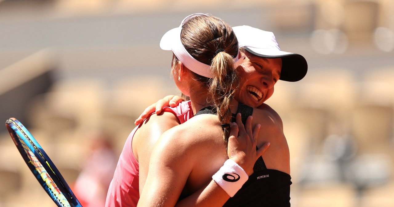 Znają się od lat, łączy je wielka przyjaźń. Na korcie Świątek była bezwzględna