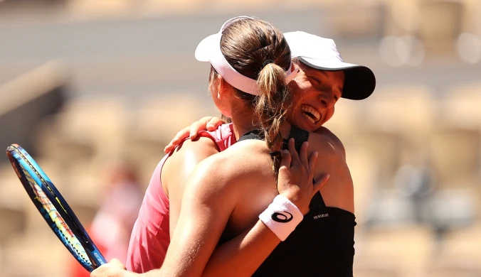 Znają się od lat, łączy je wielka przyjaźń. Na korcie Świątek była bezwzględna