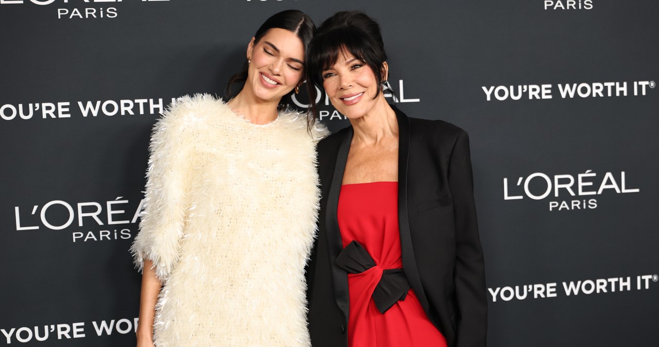 70-latka odkryła dekolt i zachwyciła. Tak wyszła na czerwony dywan