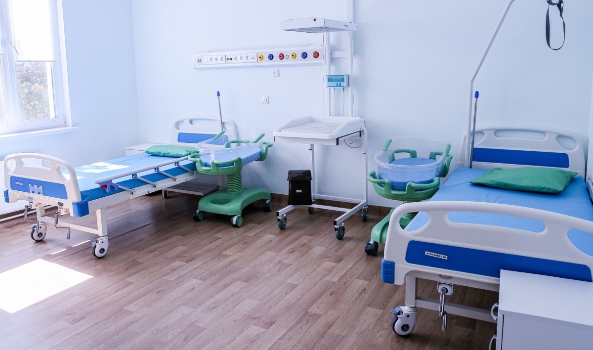 Porodówki znikają z polskich szpitali. Kobiety będą rodzić na SOR-ach