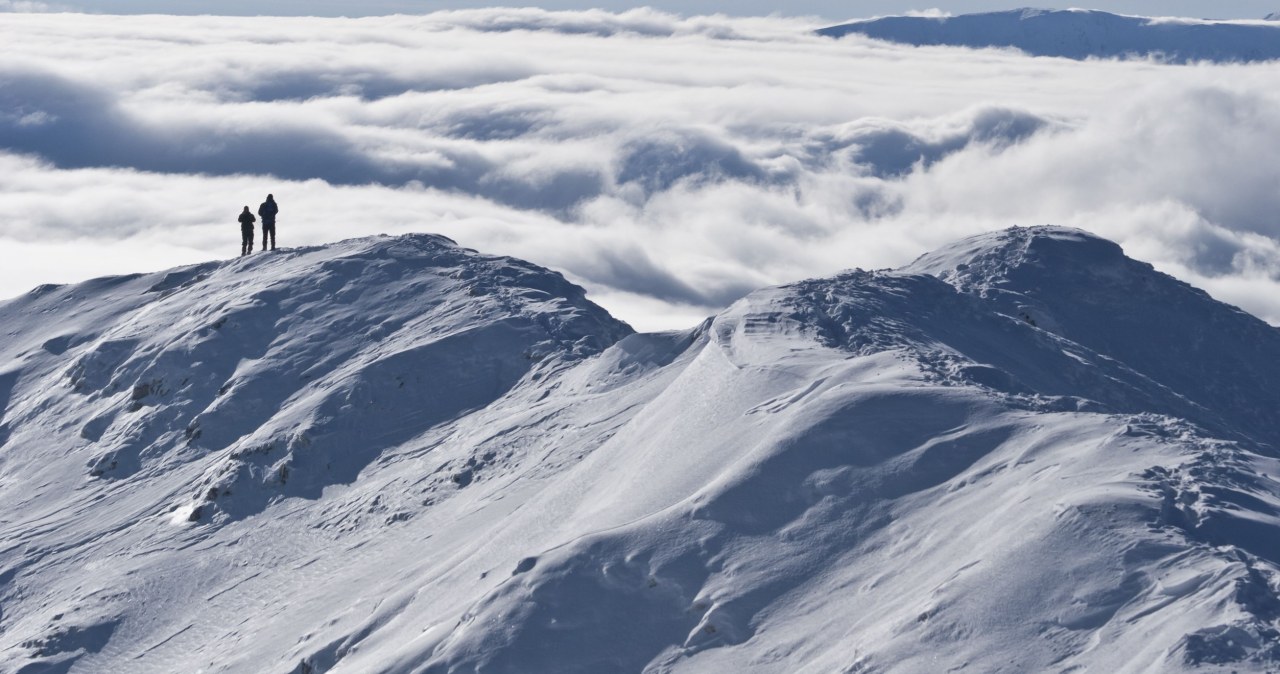 Spacer ponad chmurami w polskich górach. Zachwycający efekt inwersji