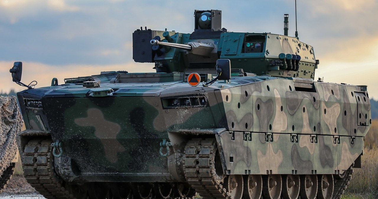 Nowoczesne wozy bojowe trafiają w ręce żołnierzy. To polska konstrukcja