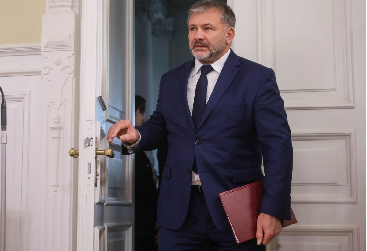 ​Prokuratura stawia zarzuty byłemu premierowi i dwóm ministrom